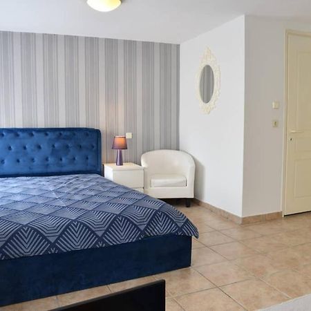 A Modern Bright Studio In The Center Of Kastoria Exterior foto