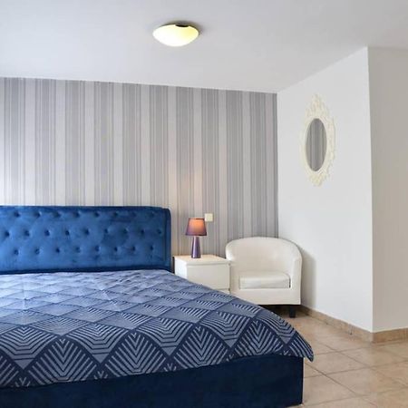 A Modern Bright Studio In The Center Of Kastoria Exterior foto