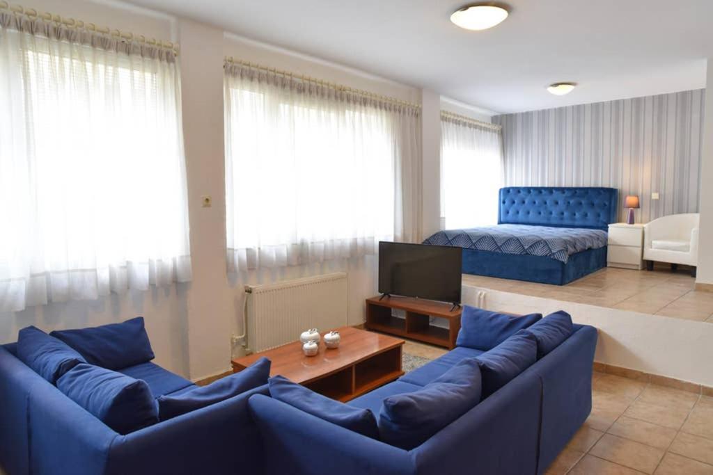 A Modern Bright Studio In The Center Of Kastoria Exterior foto