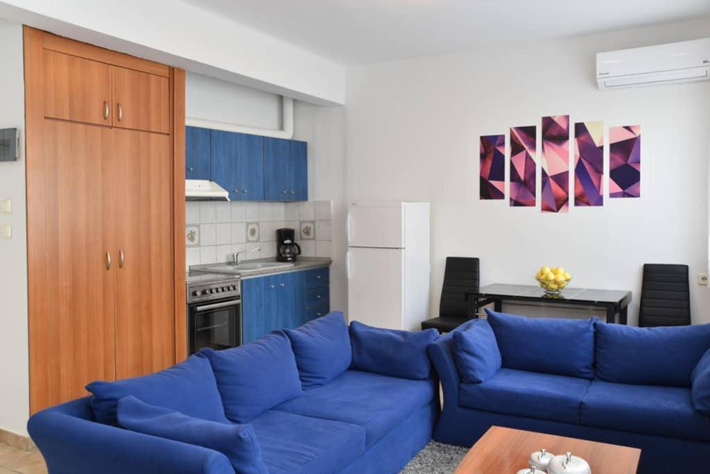 Apartamento A Modern Bright Studio In The Center Of Kastoria Exterior foto